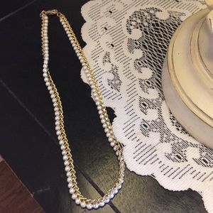 Gold and pearl Necklace